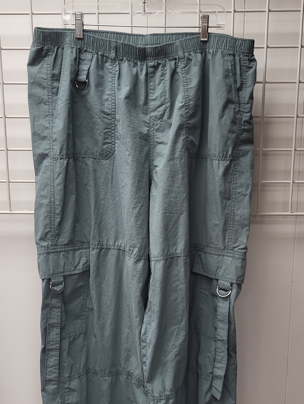 Wild fable, SIZE XXL Cargo Pants in Sage With Pockets.